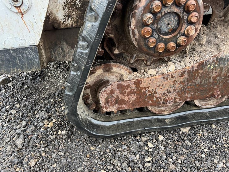 2015-bobcat-t590-image-17