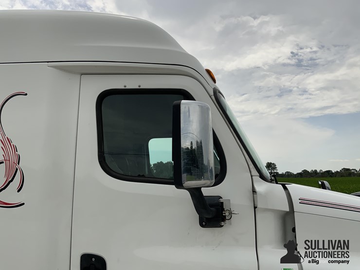 2018-freightliner-cascadia-125slp-t/a-6x4-sleeper-truck-tractor-image-17