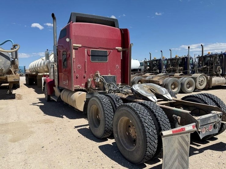 2007-kenworth-w900-image-5