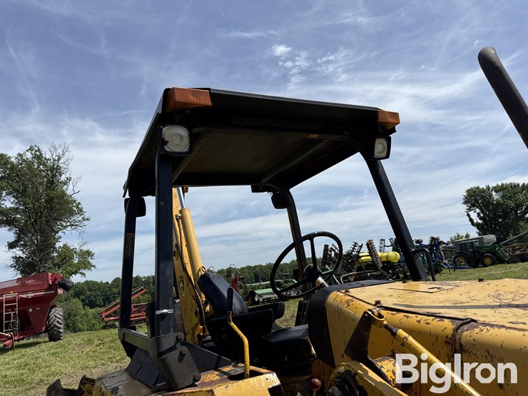 1986-deere-210c-image-10
