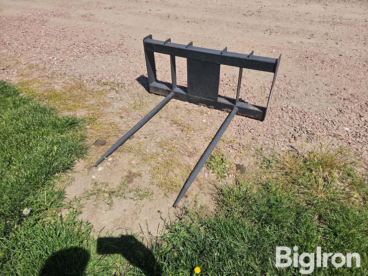 2026-pabreak-bale-spear-skid-steer-attachment-image-1