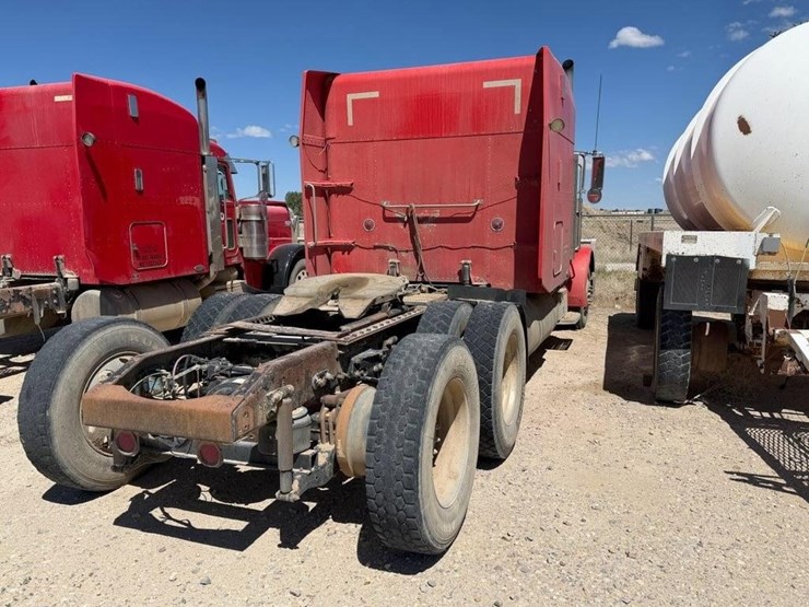 2006-peterbilt-379-image-3