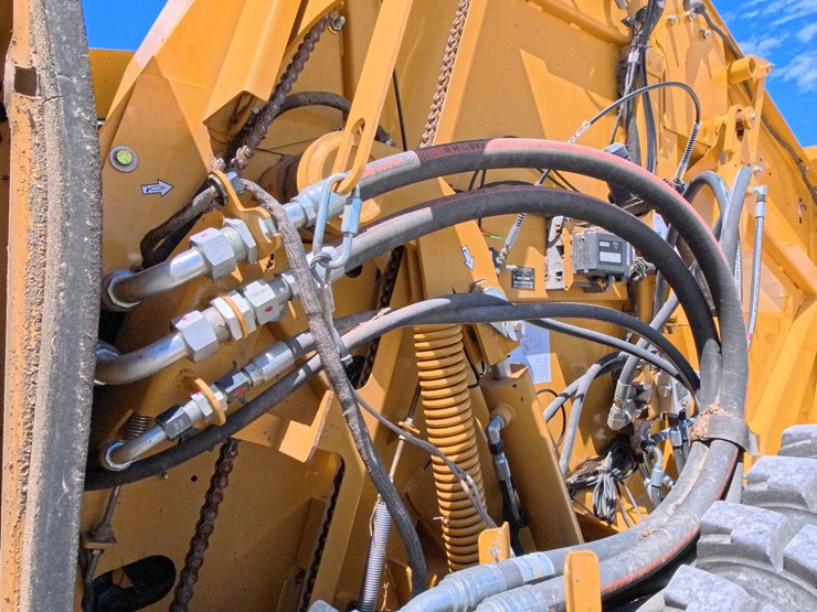 #1027-•-2020-vermeer-zr5-self-propelled-baler-image-89