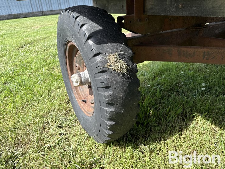 david-bradley-16'-hay-wagon-image-14