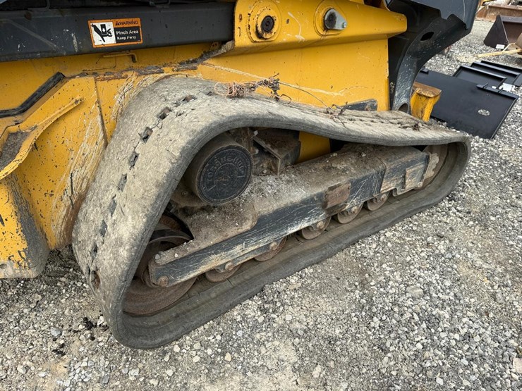 2017-deere-333g-image-9
