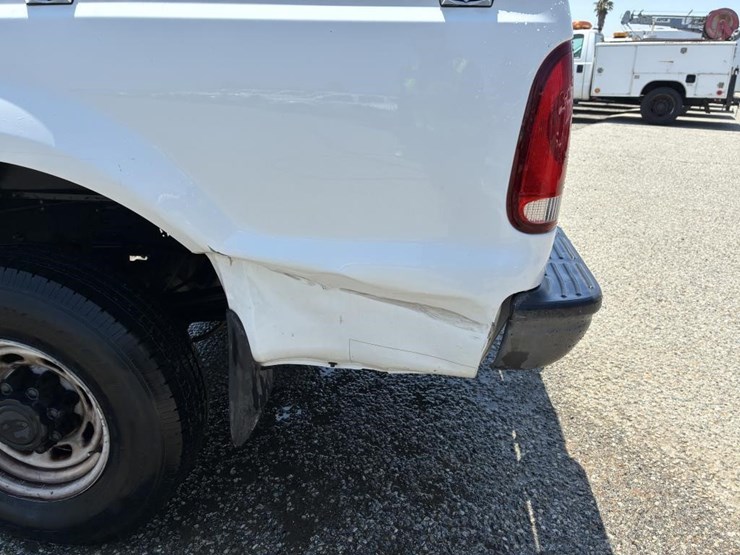 2004-ford-f250-xl-image-5