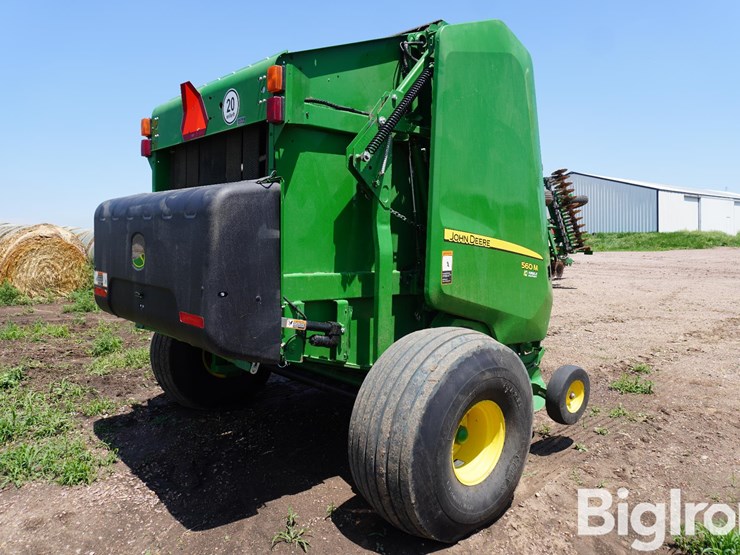 2022-john-deere-560m-image-5