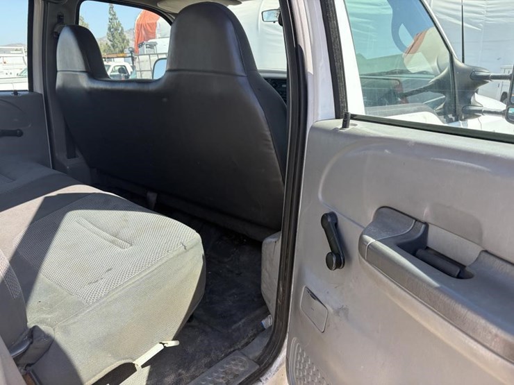 2002-ford-f450-image-11