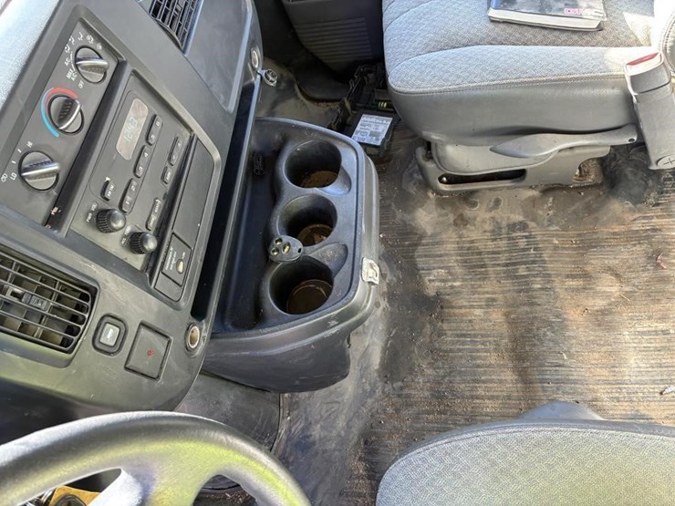 2003-gmc-3500-image-19
