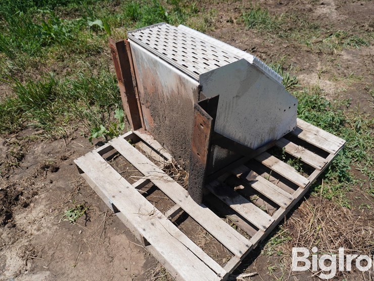 aluminum-saddle-box-image-5