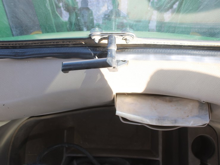 john-deere-8285r-image-69