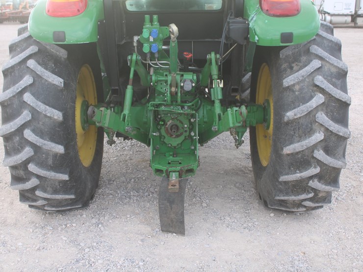2013-john-deere-5100e-image-49