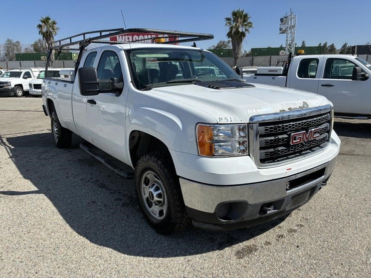 2012-gmc-sierra-2500-image-2