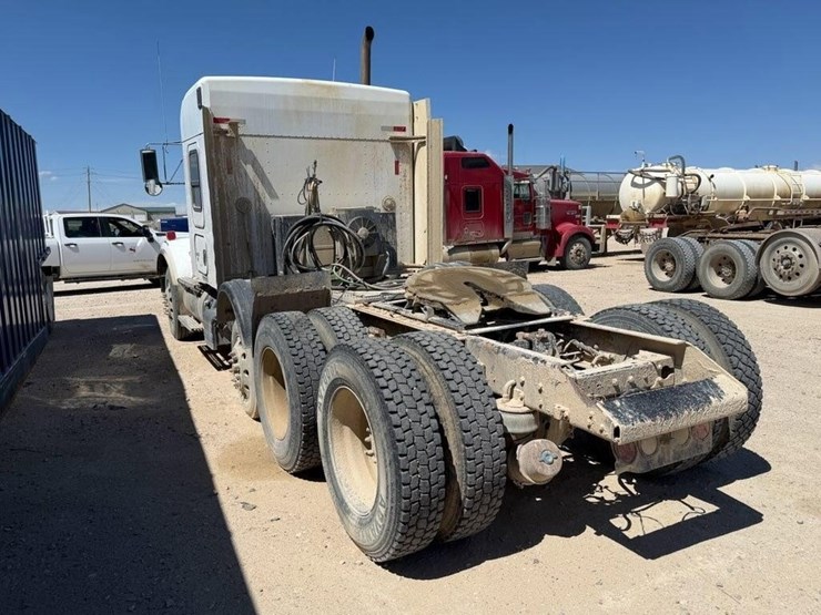 2015-kenworth-t800-image-4