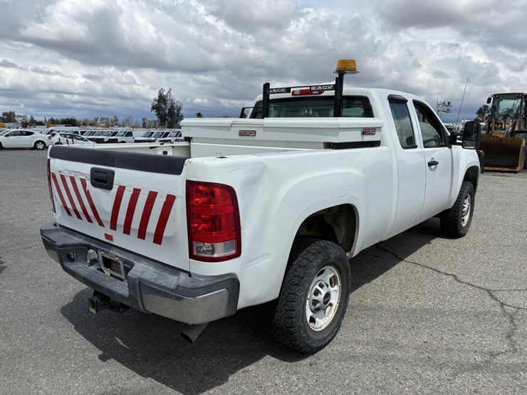 2012-gmc-sierra-2500-image-3
