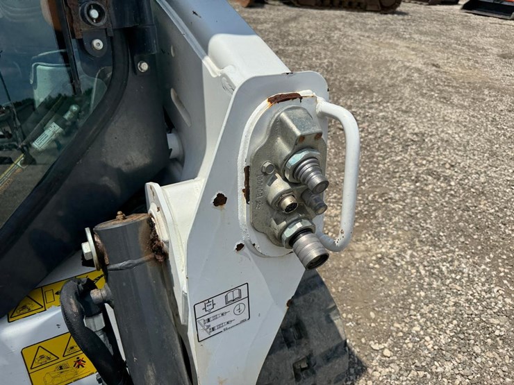 2022-bobcat-t595-image-12