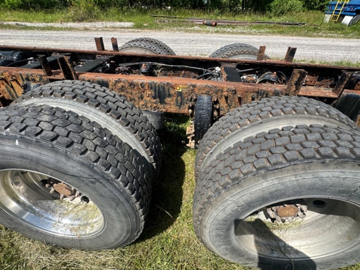 2012-peterbilt-388-image-7