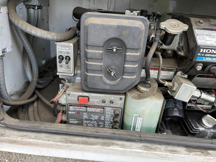 2008-ford-f550-image-16