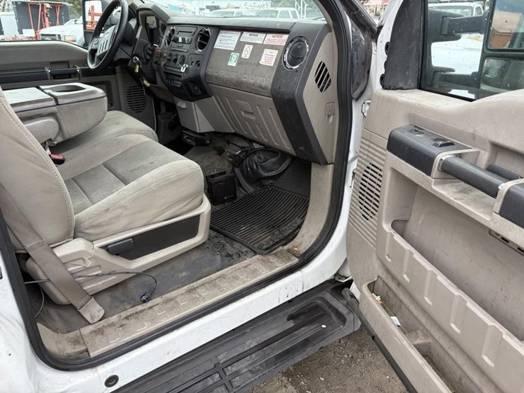 2008-ford-f550-image-10