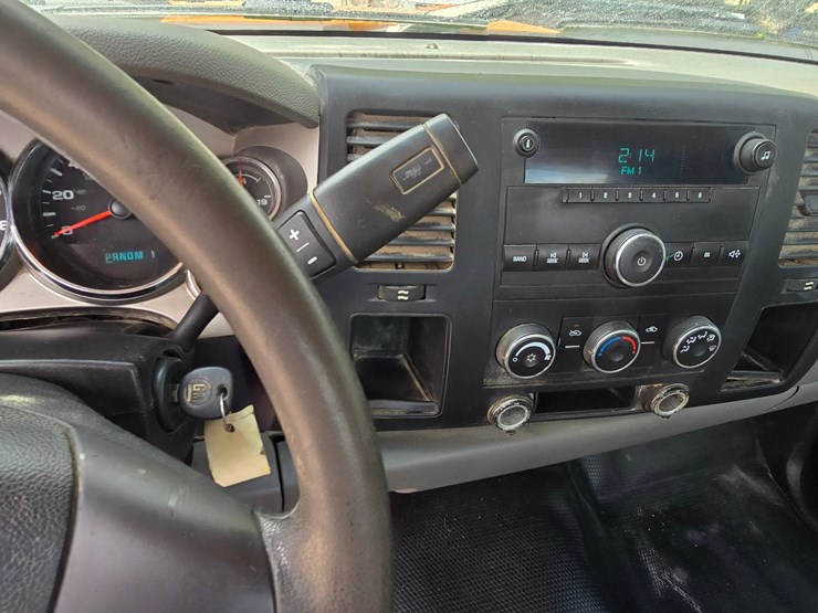 2013-chevrolet-silverado-3500-image-50