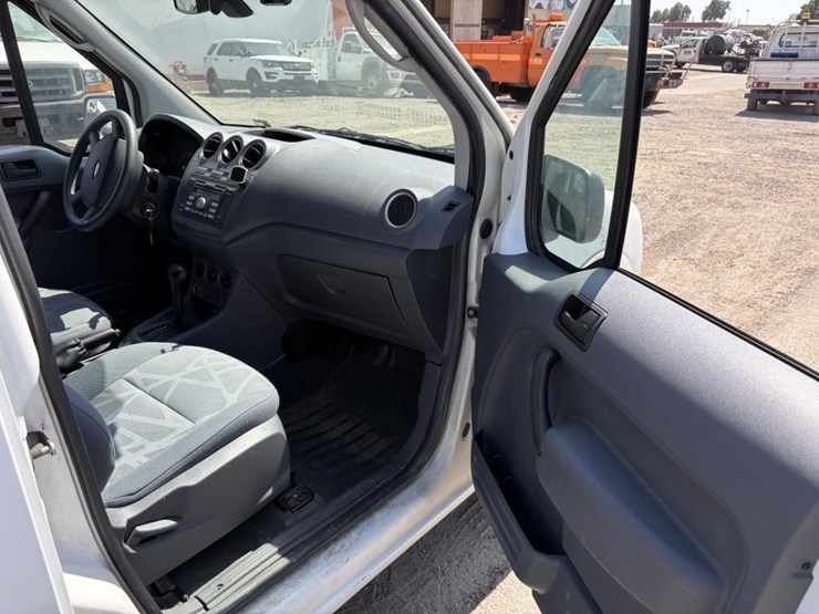 2012-ford-transit-image-11