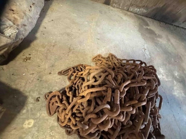 truck-tire-chains-image-1
