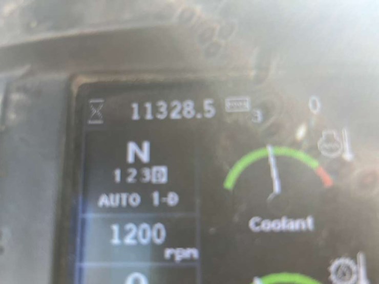 deere-524k-image-41