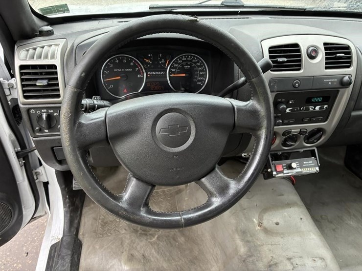 2011-chevrolet-colorado-image-12