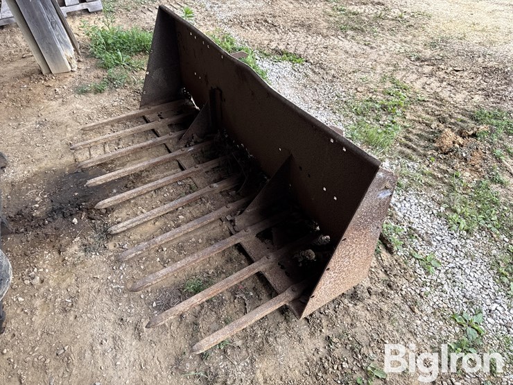 homemade-skid-steer-manure-bucket-image-1