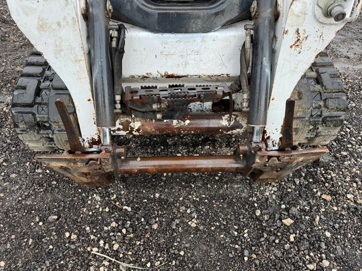 2015-bobcat-t590-image-20