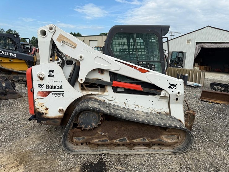 2017-bobcat-t770-image-5