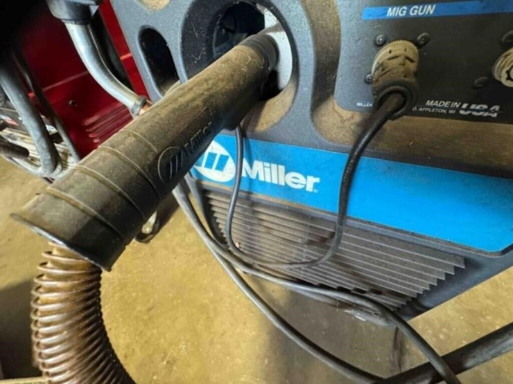 miller-millermatic-210-mig-welder,-on-wheels-image-4