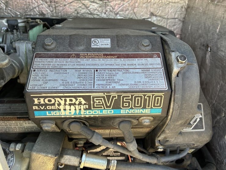 2008-workhorse-w62-image-13