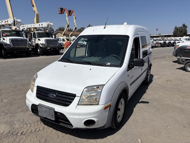 2012-ford-transit-image-1