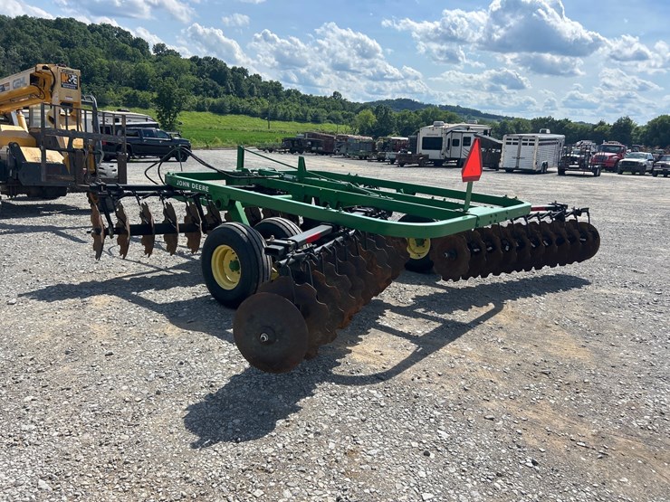 john-deere-210-image-5