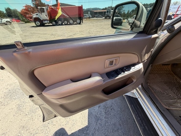 2001-toyota-4-runner-image-24