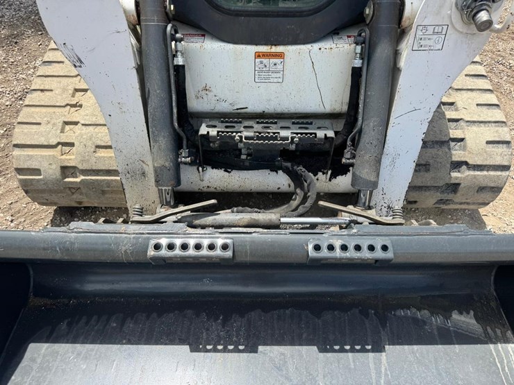 2016-bobcat-t740-image-11