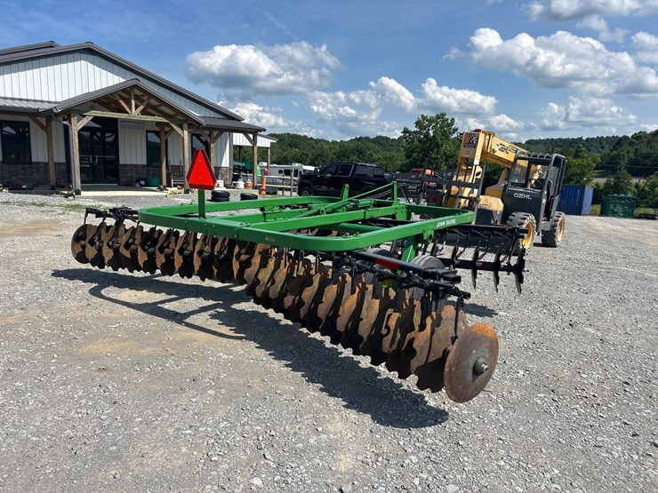 john-deere-210-image-3