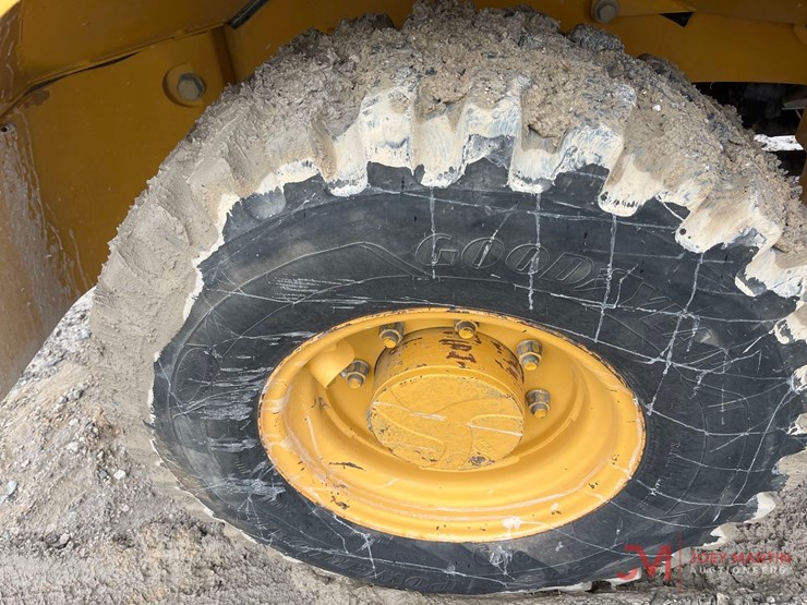 deere-244j-image-12
