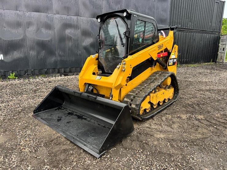 2015-caterpillar-259d-image-2