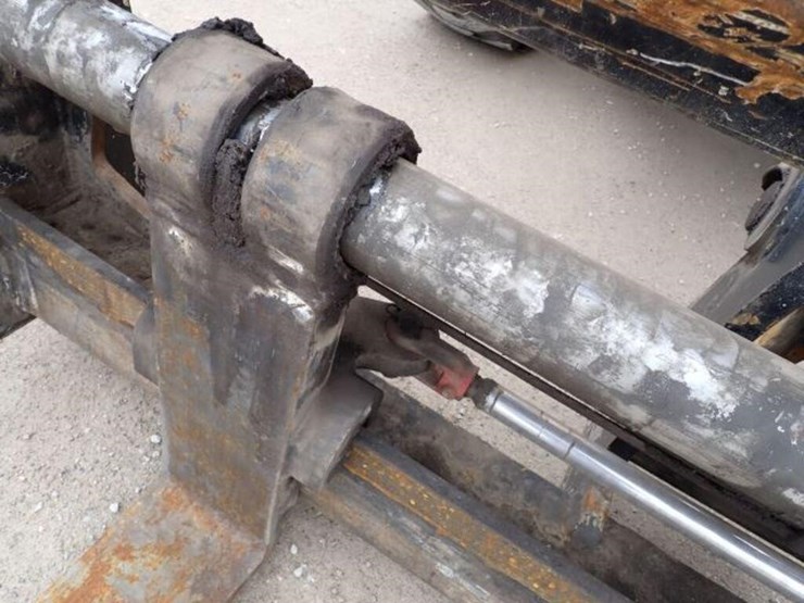 2010-jcb-510-56-image-60