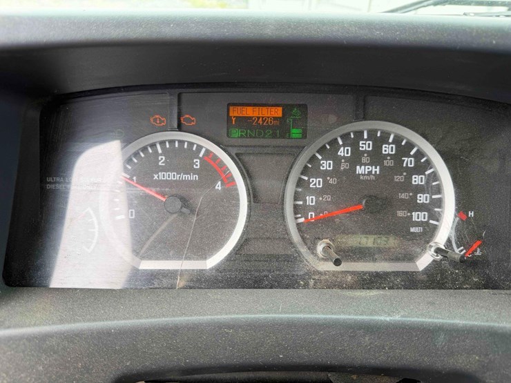 2012-isuzu-nqr-image-17