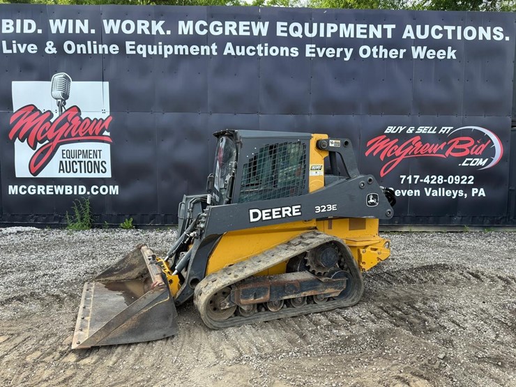 2016-deere-323e-image-1