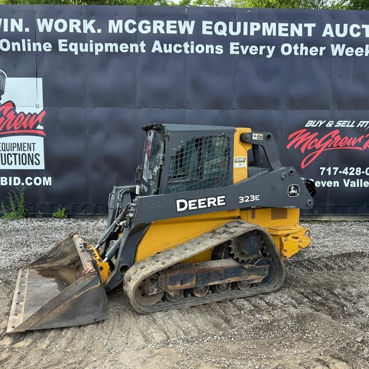 2016 DEERE 323E