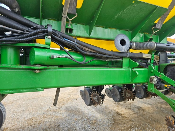 john-deere-1770-image-38