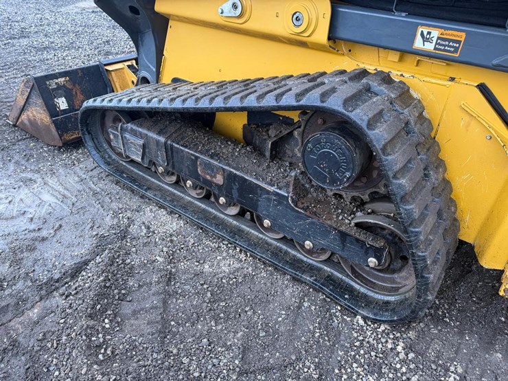 2018-deere-333g-image-17