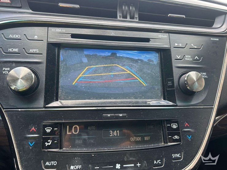 2015-toyota-avalon-sedan-image-17