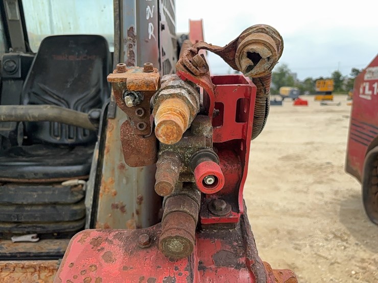 takeuchi-tl10v2-image-13