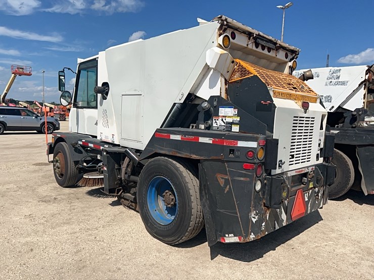 2018-global-m4-sweeper-image-4