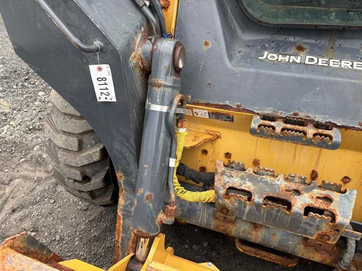 deere-330g-image-6